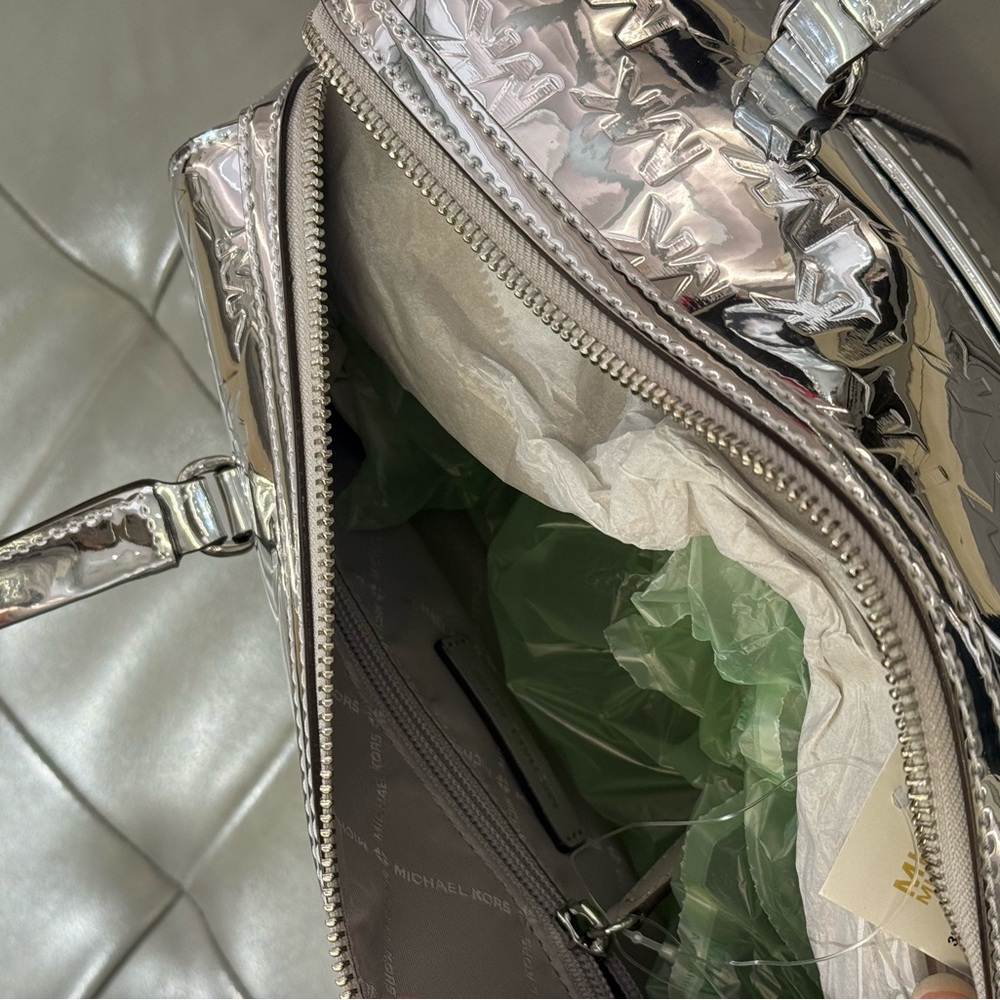 Michael kors jet set travel medium patent logo duffle satchel silver NWT - Picture 10 of 11